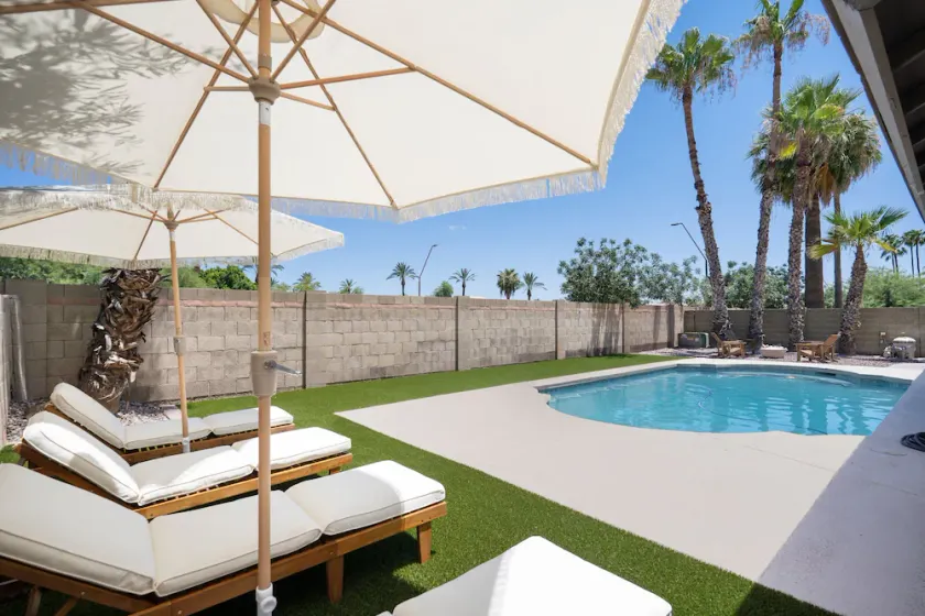 Pool, Family friendly, desert retreat with a firepit! - Image 1