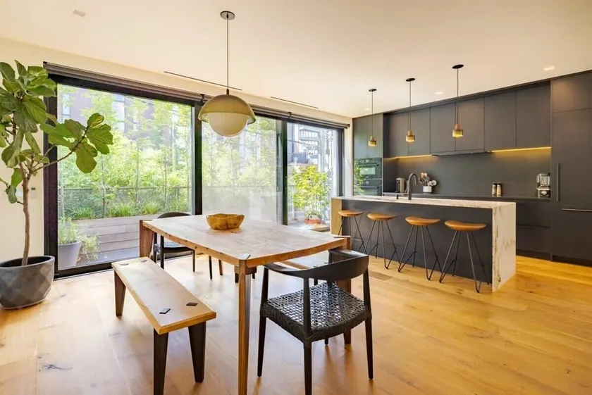 Rove Travel | Empire House | 3BR TH w/ Courtyard - Image 1