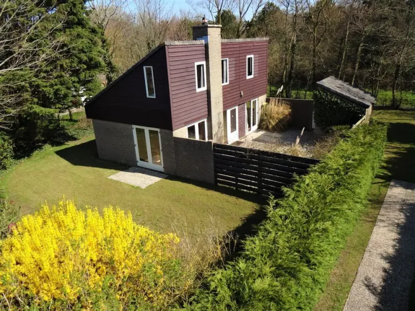 Maison individuelle de 95m2, exclusive sur le bord du parc, jardin 700m2 - Image 1