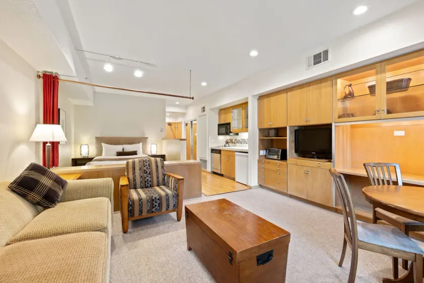 113  | EZ Access Ski-In/Out Studio w/Kitchenette - Image 1