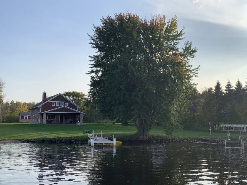  Lake Lover's Dream! - Image 1