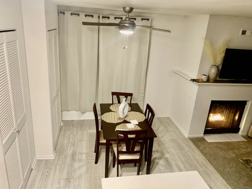 Luxury Condo w/ Complimentary Breakfast and Free Parking! 5 mins from Universal - Image 1