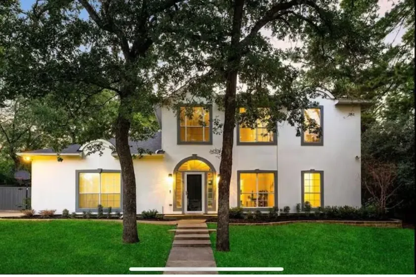 Entire home flat in Denton - Image 1