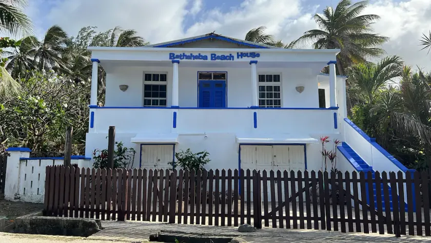 Surfs Up - bungalow style Beachhouse opposite Atlantic Ocean - Image 1