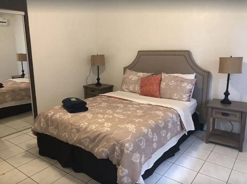 Free WiFi Free PARKING Free Cable-The BEST 2 Bedrm 1 Ba unit near grocery store! - Image 1