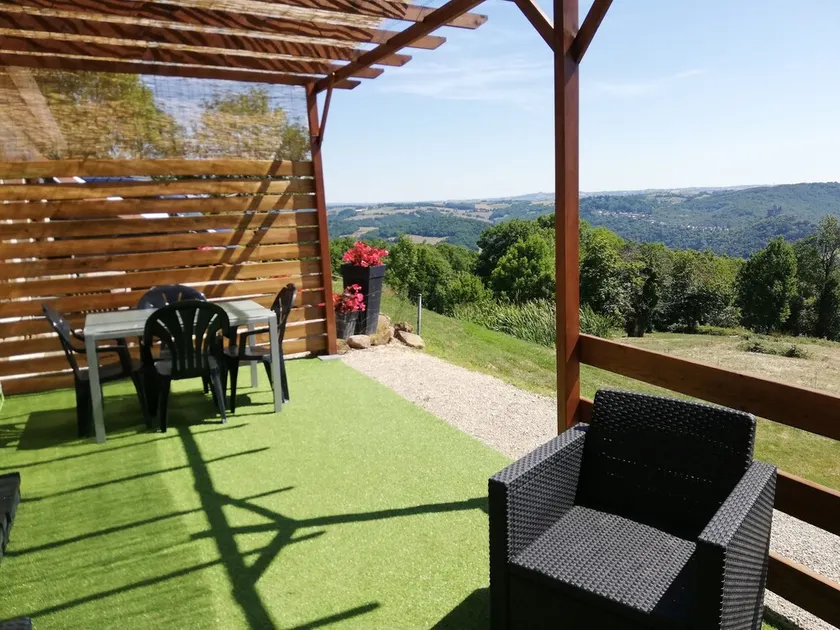 Gîte with beautiful panoramic views. - Image 1
