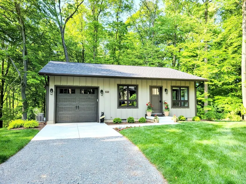 Bear Mountain Cottage - Image 1