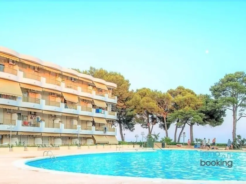 Nouveau Loft international, climatisé avec piscine et plage. - Image 1