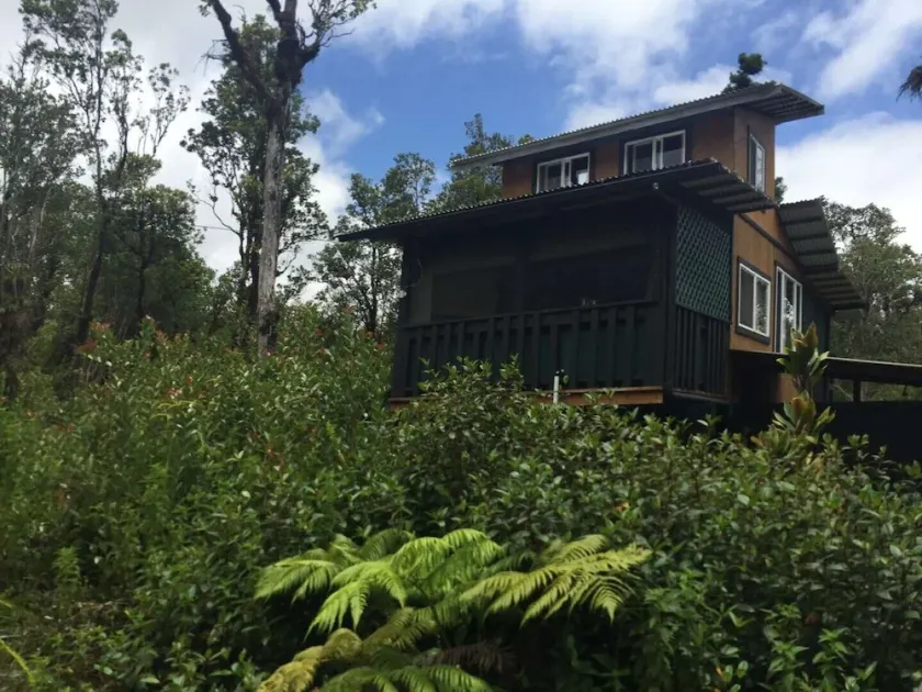 Lava Rock Camp🌋 Off-grid Treehouse - Image 1