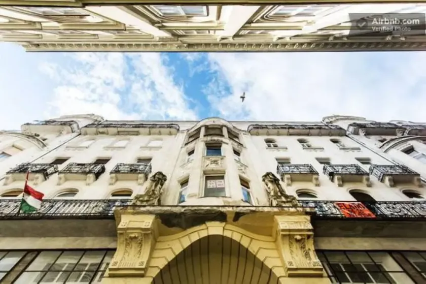 Premium location in downtown Budapest - Image 1