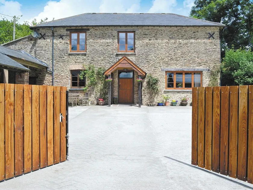 The Coach House - EXG - Image 1