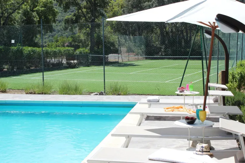 Villa with private pool and tennis two  minutes with auto to the beach. Ferry Offers. - Image 1