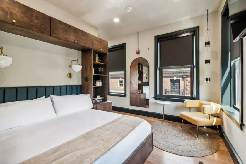 Society Hill Hotel - Image 1