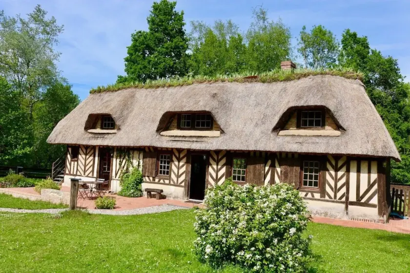 Real Norman cottage with access to a heated swimming pool - Image 1