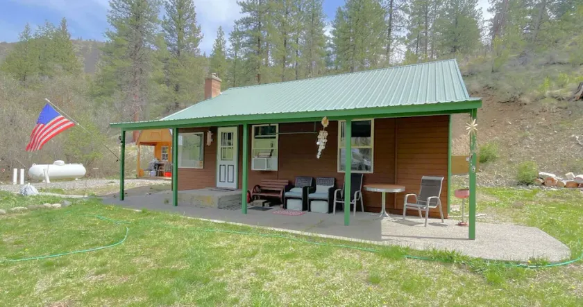 Peacefully 2BR Cabin with Firepit - Image 1