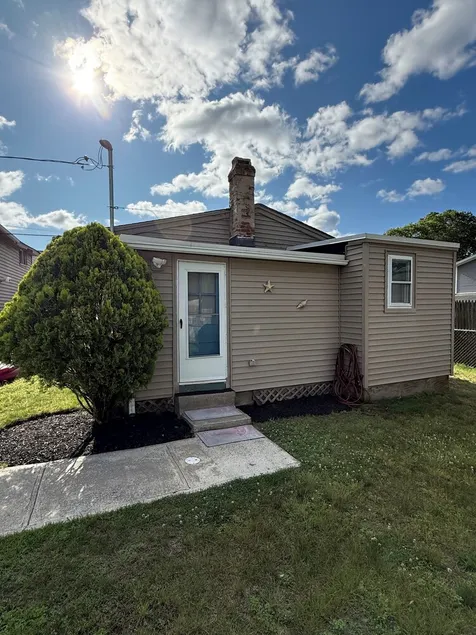 The Cozy Back Bungalow - Image 1