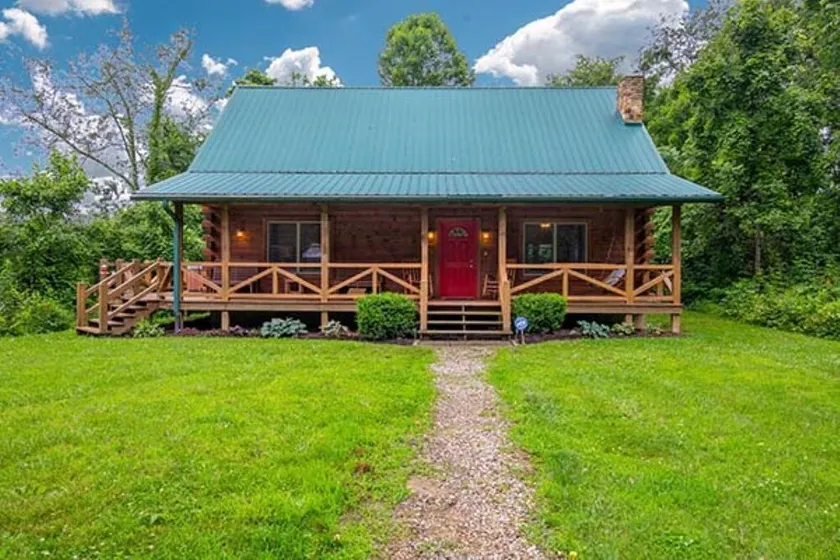Southern Comfort Cabin- 8 Guests, 3 BR, 2.5 BA, Hot Tub, WiFi- Hocking Hills - Image 1