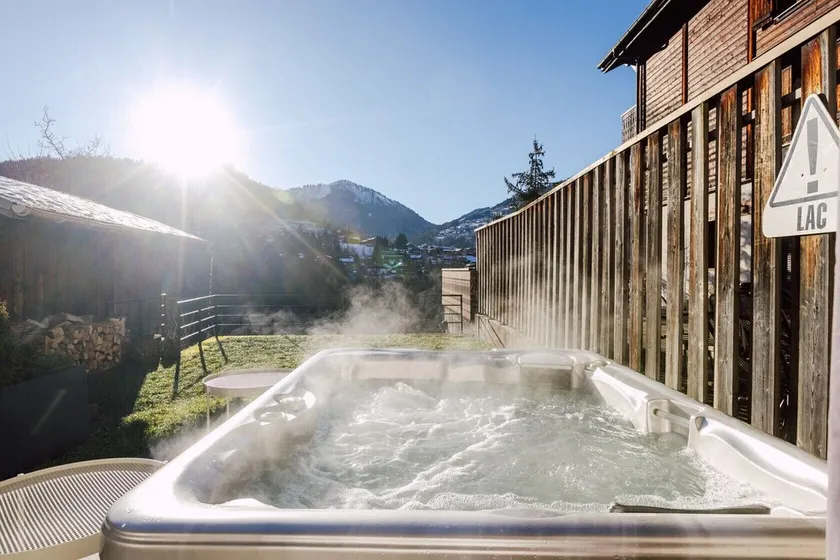 ! STOR CHALET I CENTRE - 250M2 - 18 personer- MORZINE / AVORIAZ -JACUZZI - pejs! - Image 1