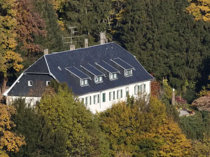 Maison familiale à Orbey, 3 chambres, parking privé, espace vert, jeux pour enfants - Image 1