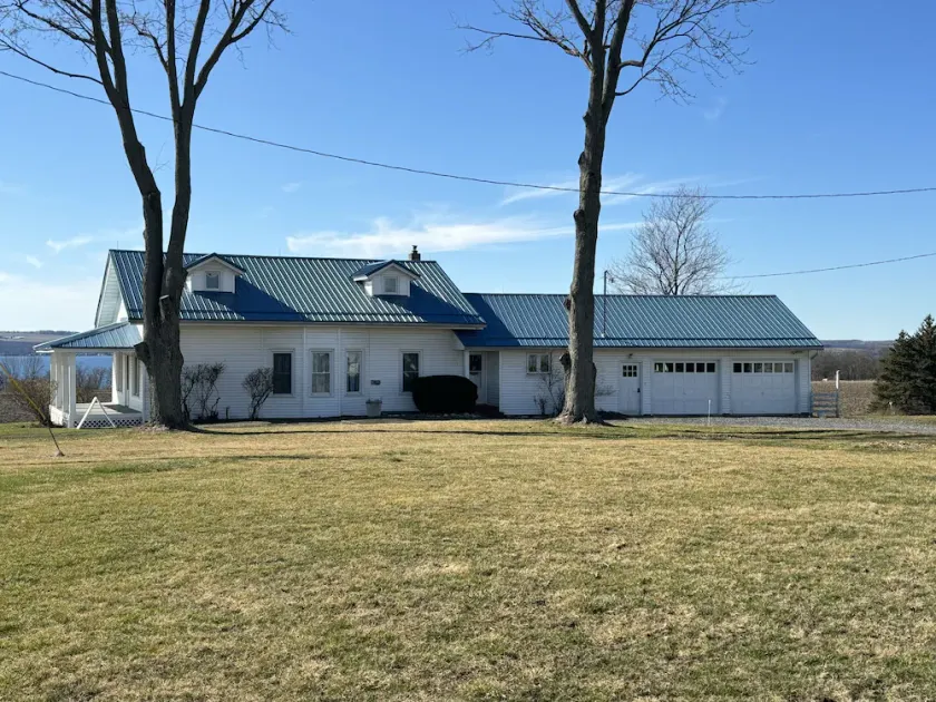 Newly Renovated Farmhouse Finger Lakes - Image 1
