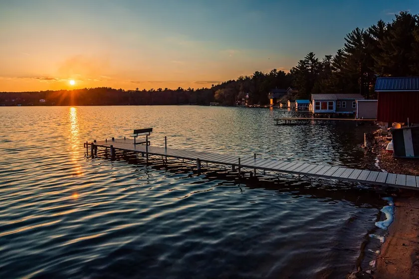 Cottage House on Little Hills Lake; Beach, Pier, Kayaks, Paddleboards & more - Image 1