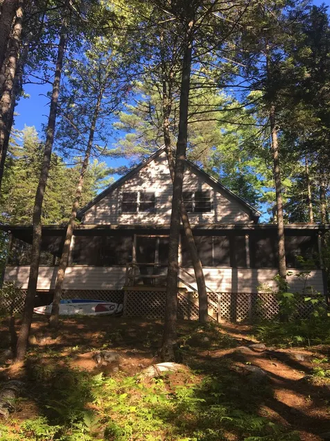 Charming waterfront cottage on Schoodic lake. - Image 1