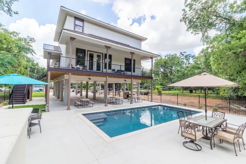 Magnolia River Haus*Heated Pool/Comal River Access*Walk to Downtown NBTX - Image 1