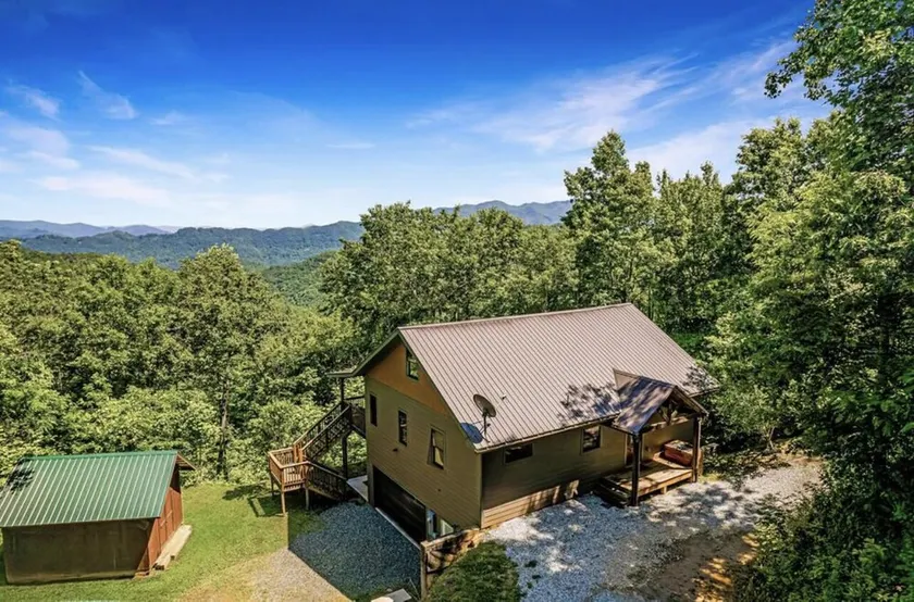 Nantahala Nook, cabin w/hot tub,game room, & wifi - Image 1