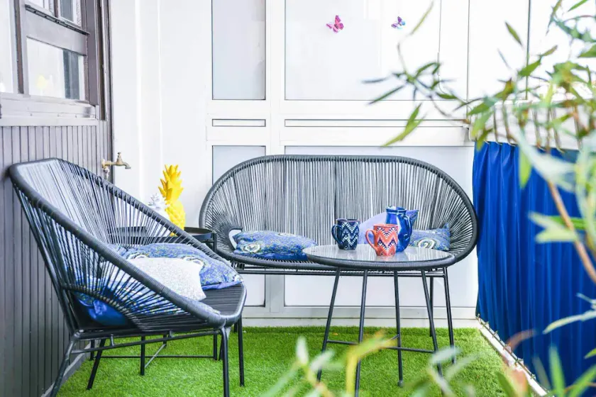 Grand appartement avec balcon et parking - Image 1