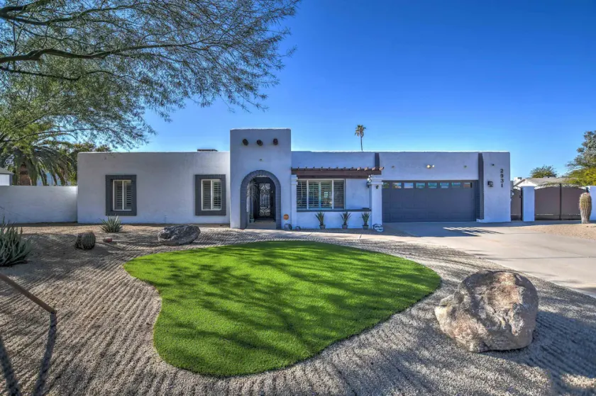 Near Scottsdale IMPRESSIVE 4bd room home large lot with temp controlled pool  - Image 1