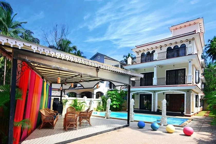 Villa con piscina privada 9BHK con piscina para niños, fuentes de caballitos de mar y sala de juegos - Image 1