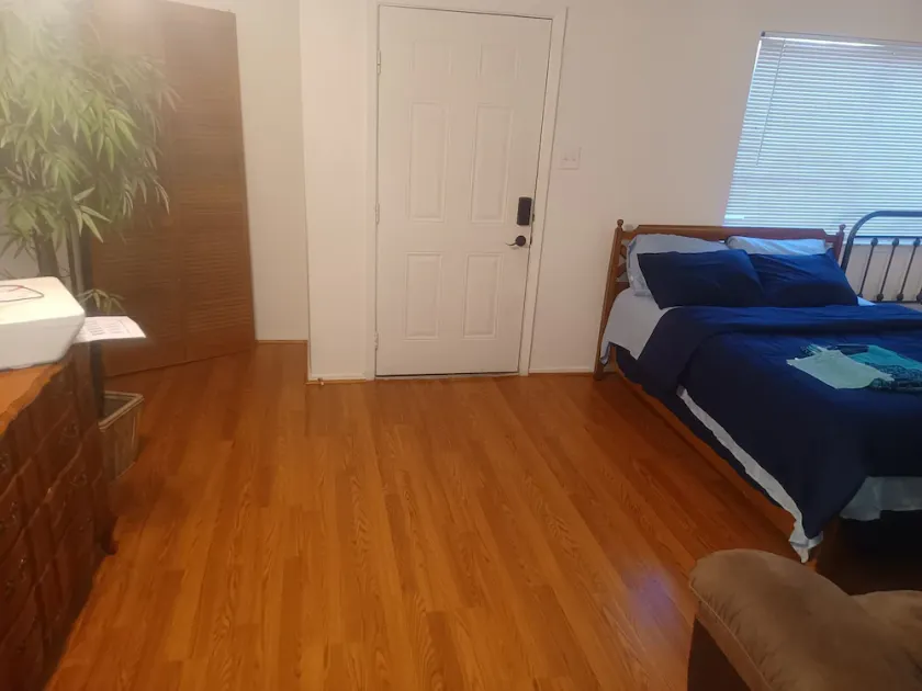 Entire Apartment Suite - Image 1