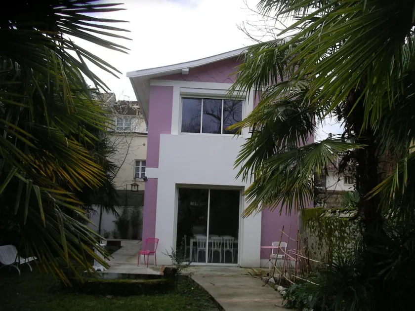 Townhouse to stay in downtown Lourdes near sanctuaries. - Image 1