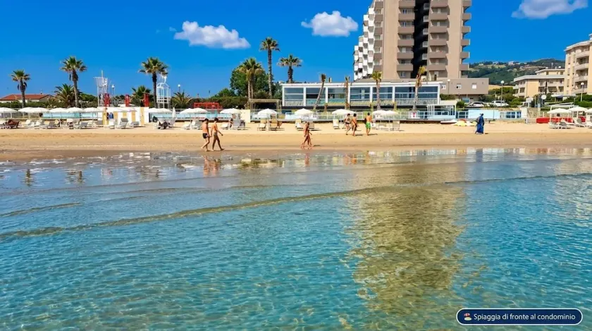 Apartment Facing the Sea Parking Beach - Image 1