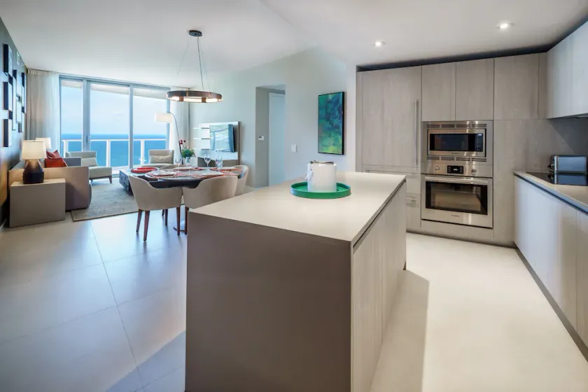 BeachFront, Great Ocean View 2BR+2BTH Suite - Image 1