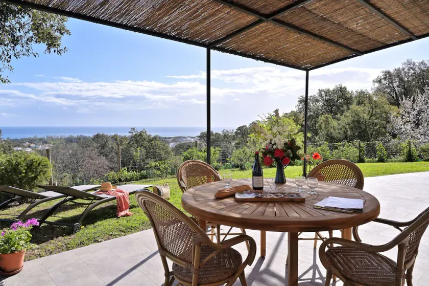 Domaine Punta della Guardia Panorama of maquis and sea, beaches and shops 1.5 Km away - Image 1