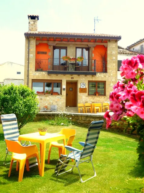 Rural house in Navarra for children and dogs for 8-10 people - Image 1