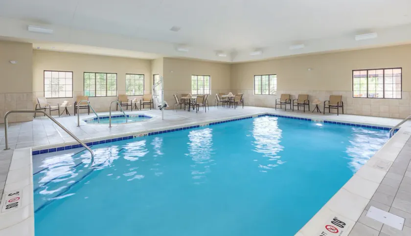 King Studio | Free Breakfast, Shared Hot Tub, Pool - Image 1