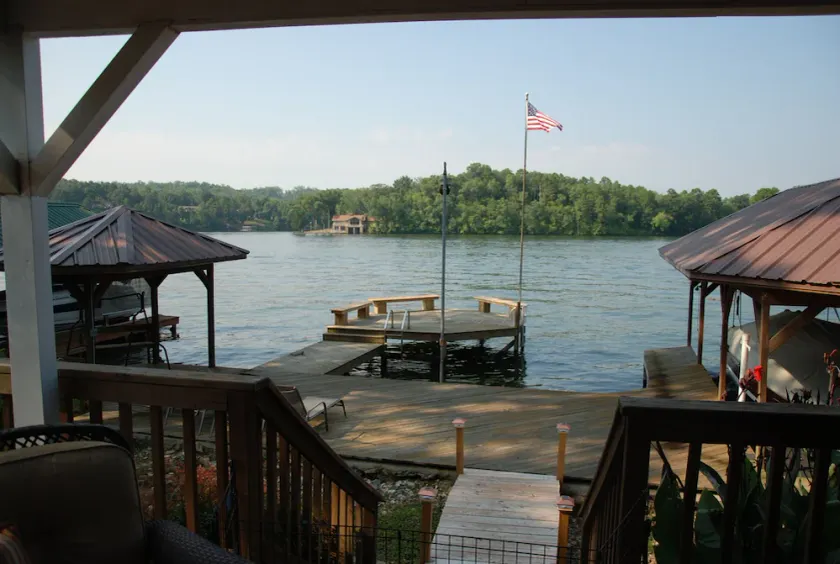 Lake Hamilton Lakefront! Main Channel Large Decks & Boat Dock! Spectacular View! - Image 1