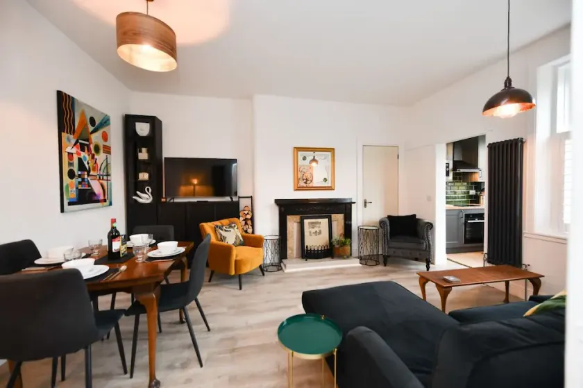 Lallan Shores - 2 bed newly refurbished ground floor flat in town centre location in Troon. - Image 1