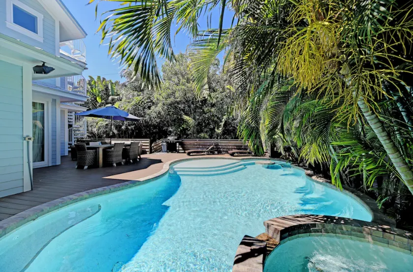 Oasis By The Beach - Image 1
