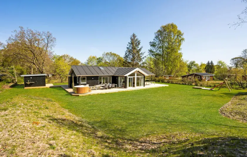 5 Bedroom Lovely Home In Glesborg - Image 1