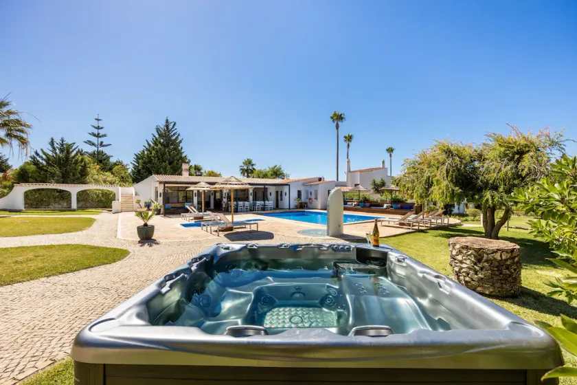 Villa Vale a Pena, for up to 40 people, near Carvoeiro. - Image 1