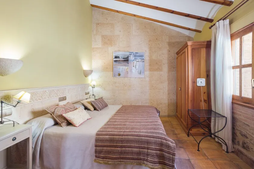 Apartment 'Habitacion Doble' with Private Terrace, Wi-Fi and Air Conditioning - Image 1