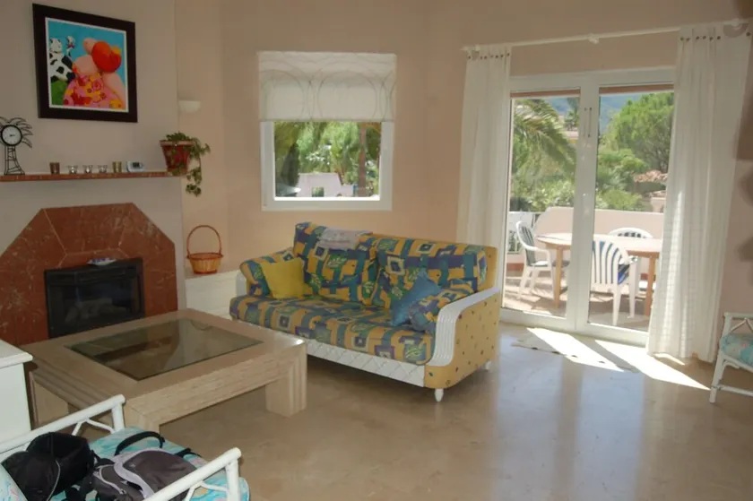 Tranquillité et vue sur un jardin luxuriant - Image 1