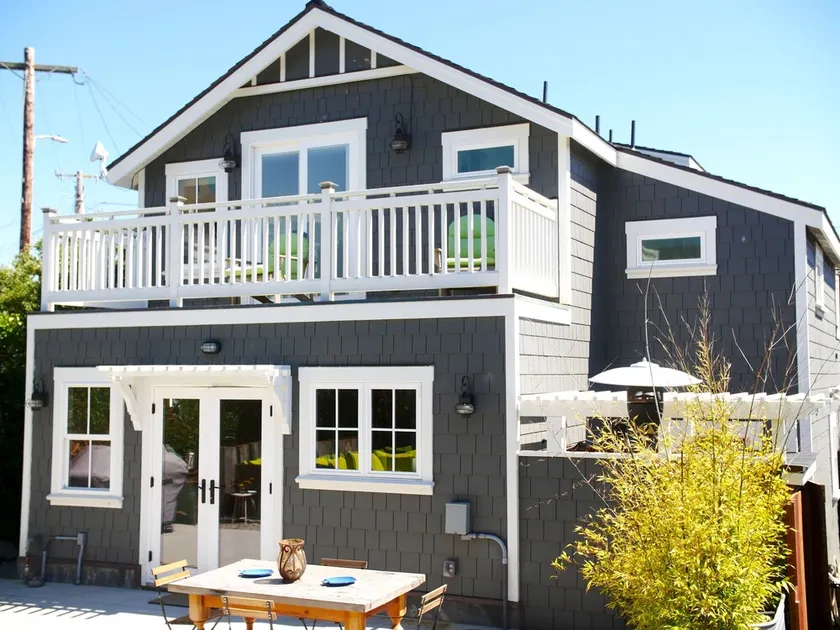 Charming modern bungalow w/ hot tub steps away from the beach - Image 1