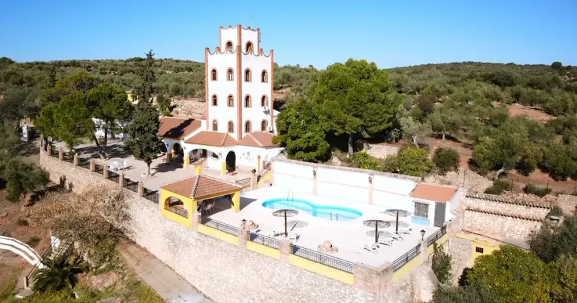 Rural Cortijo with the best views in the Sierra de Hornachuelos Natural Park. - Image 1