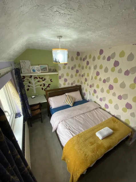 Cosy Studio Near Heathrow airport Free Parking - Image 1