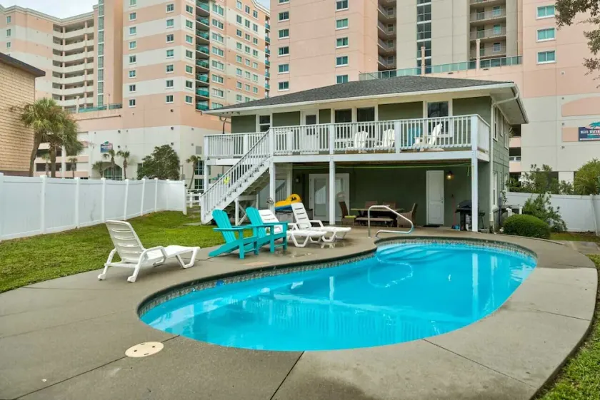 Pet friendly home with pool foos ball two kitchens - Image 1
