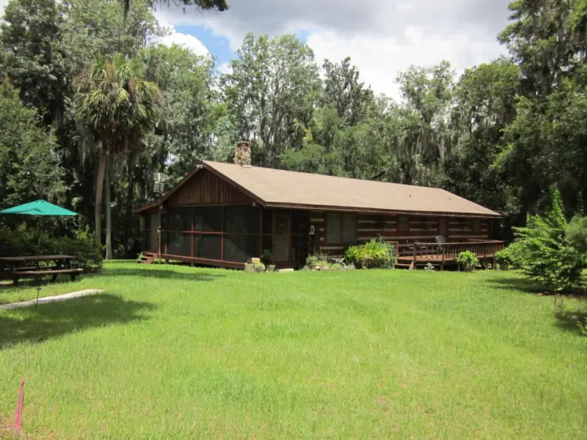 Tranquil outdoor paradise in the Ocala National Forest - Image 1